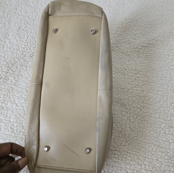 Tan Pebble Leather Shoulder Bag - Picture 14 of 14